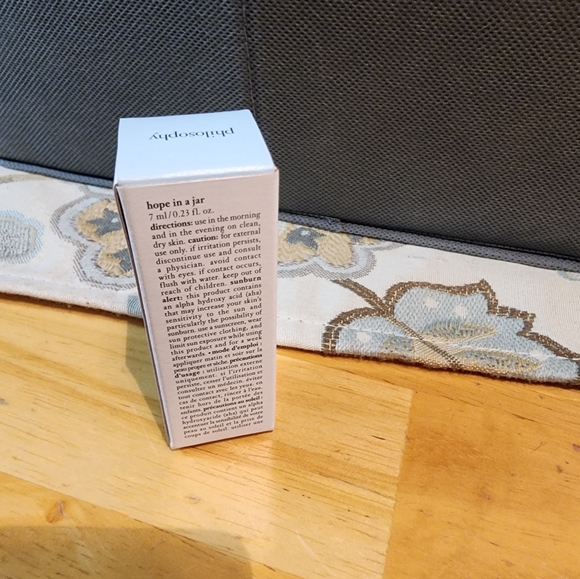 Philosophy Hope in a Jar Smooth Glow Multi Tasking Moisturizer 7 ml/.23 oz NIB. - Picture 2 of 3